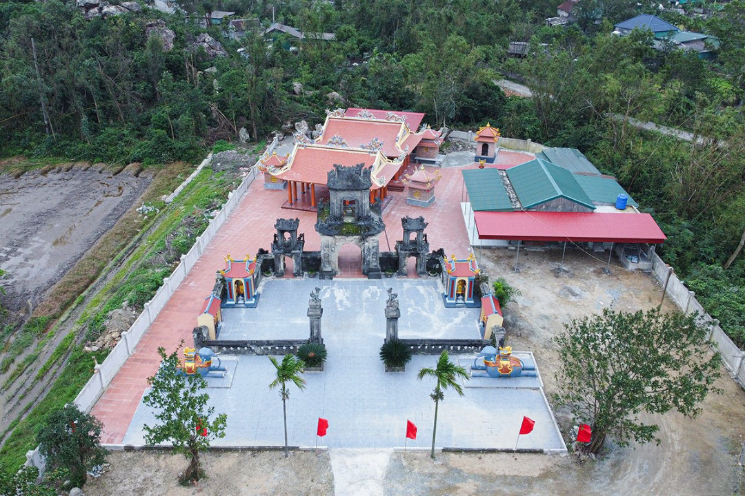 Đền Voi Quỳ sau khi được tu sửa (1)