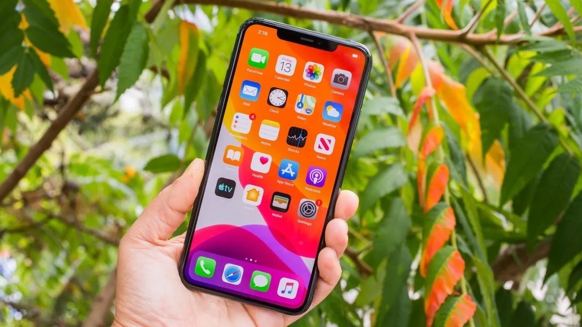 iphone2.jpg