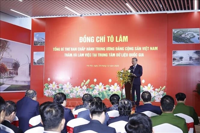 Tổng Bí thư Tô Lâm thăm, làm việc tại Trung tâm Dữ liệu Quốc gia, Bộ Công an- Ảnh 4.