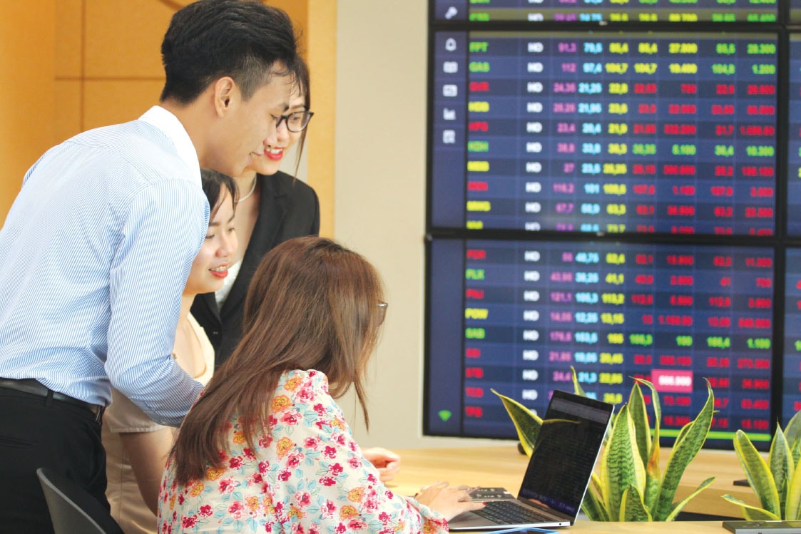 Thị trường chứng khoán tăng mạnh hỗ trợ đà tăng trưởng lợi nhuận của các công ty chứng khoán năm 2025