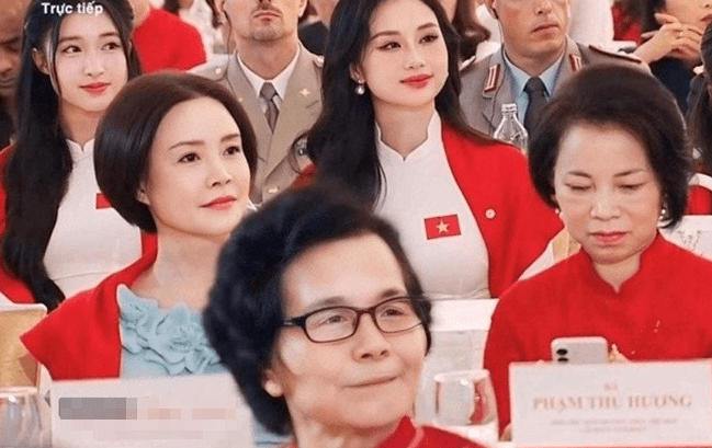 Phương Nhi tham dự sự kiện cùng mẹ chồng