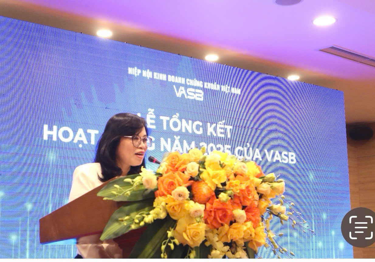 B&agrave; L&ecirc; Thị Việt Nga - Ph&oacute; chủ tich UBCKNN
