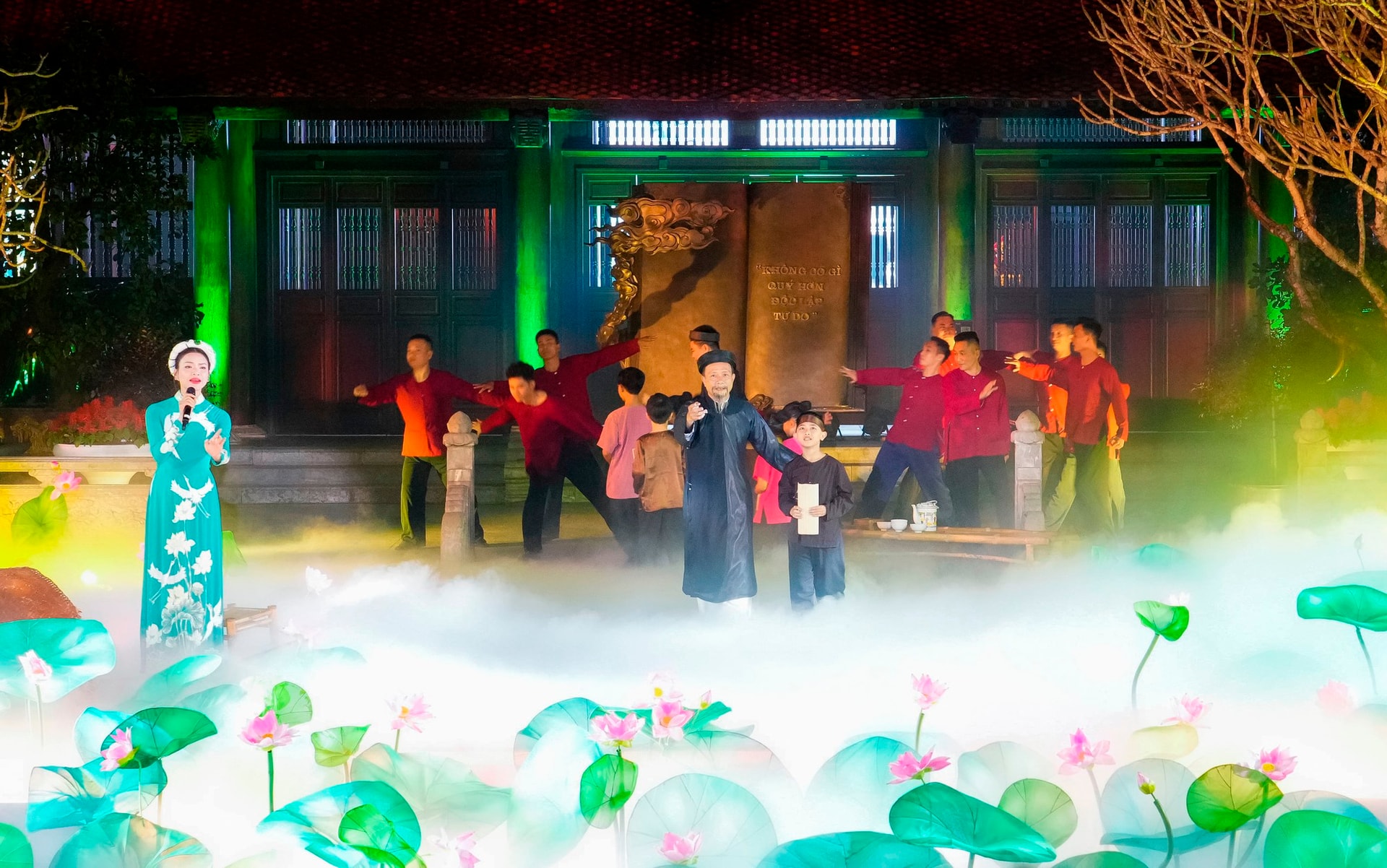 Lãnh đạo Đảng, Nhà nước dự cầu truyền hình kỷ niệm 85 năm Ngày Bác Hồ về nước trực tiếp lãnh đạo cách mạng Việt Nam- Ảnh 14.