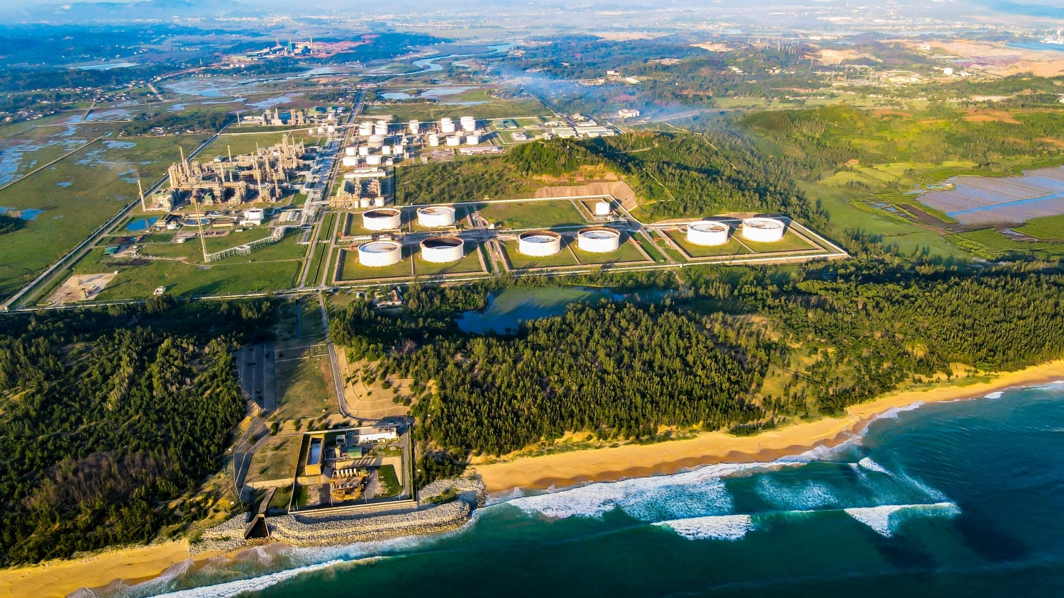 Nhà máy lọc dầu Dung Quất, đầu tàu cho sự phát triển công nghiệp năng lượng và đóng góp ngân sách cho Quảng Ngãi