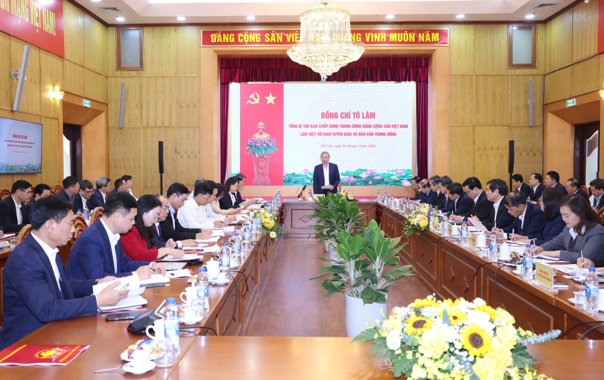 Tổng Bí thư: Công tác chính trị, tư tưởng phải thực sự đi trước, mở đường- Ảnh 2.