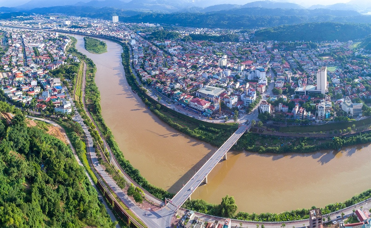 Phường Lào Cai và đô thị chạy dọc sông Hồng