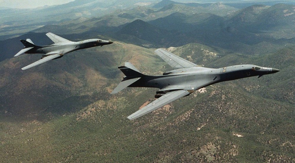 Máy bay ném bom B-1 Lancer