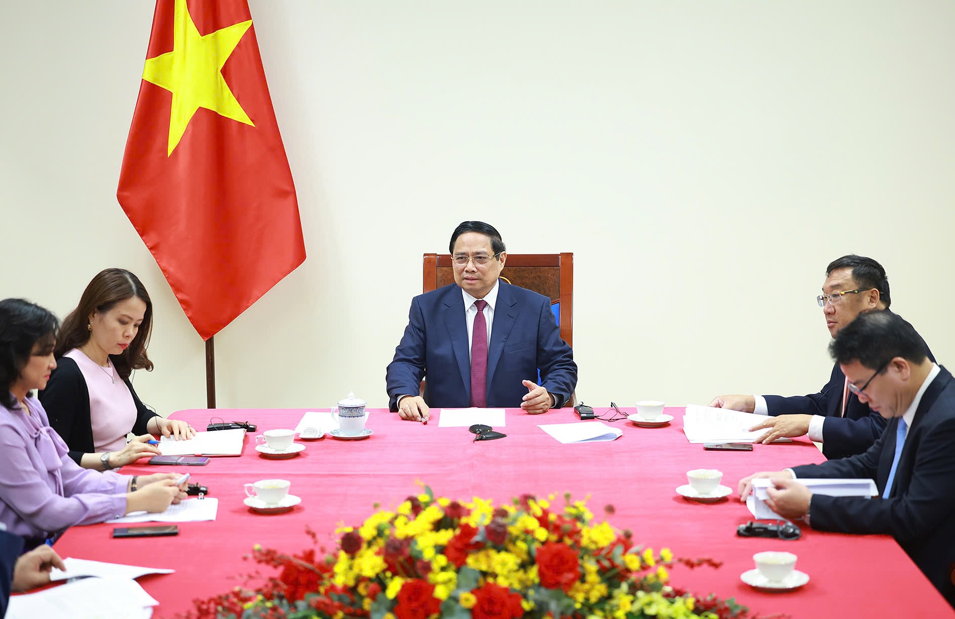 Thủ tướng Phạm Minh Chính điện đàm với Thủ tướng Algeria, đề nghị hỗ trợ Việt Nam bảo đảm an ninh năng lượng- Ảnh 2.