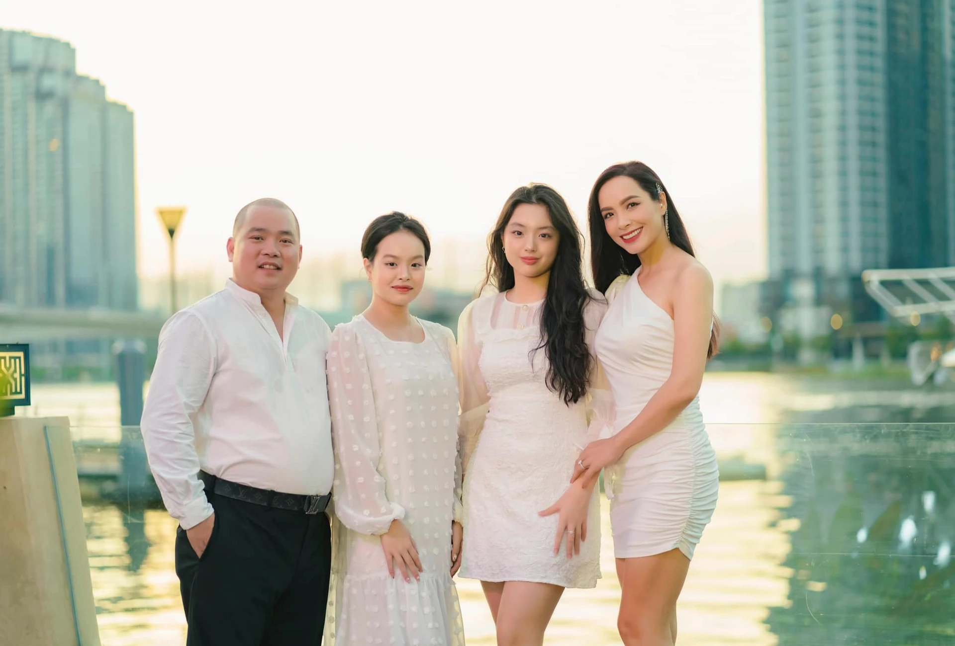 minhkhang3.webp