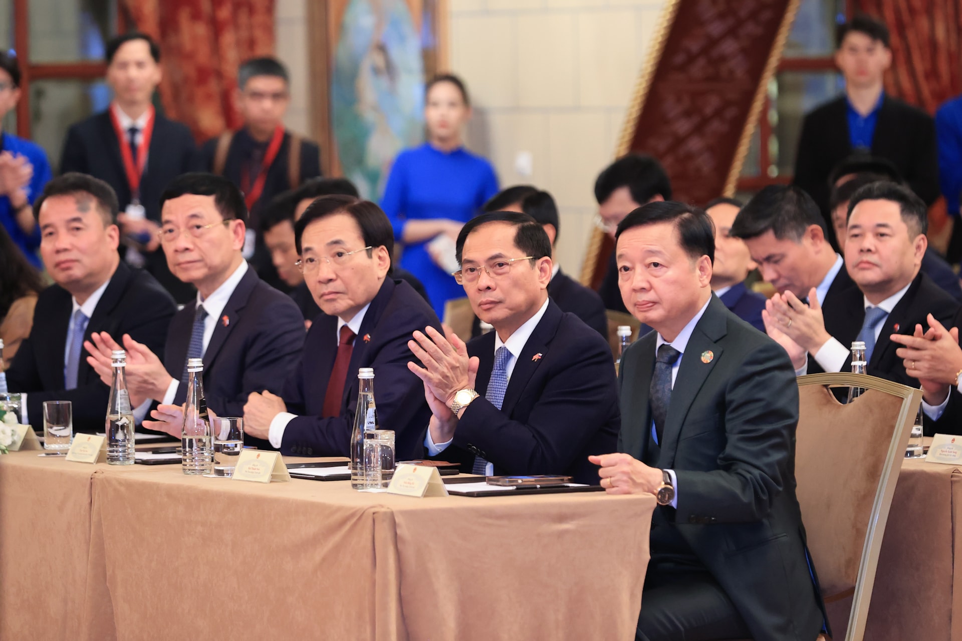 Thủ tướng Phạm Minh Chính gặp gỡ cán bộ, nhân viên Đại sứ quán và cộng đồng người Việt Nam tại Liên bang Nga- Ảnh 5.