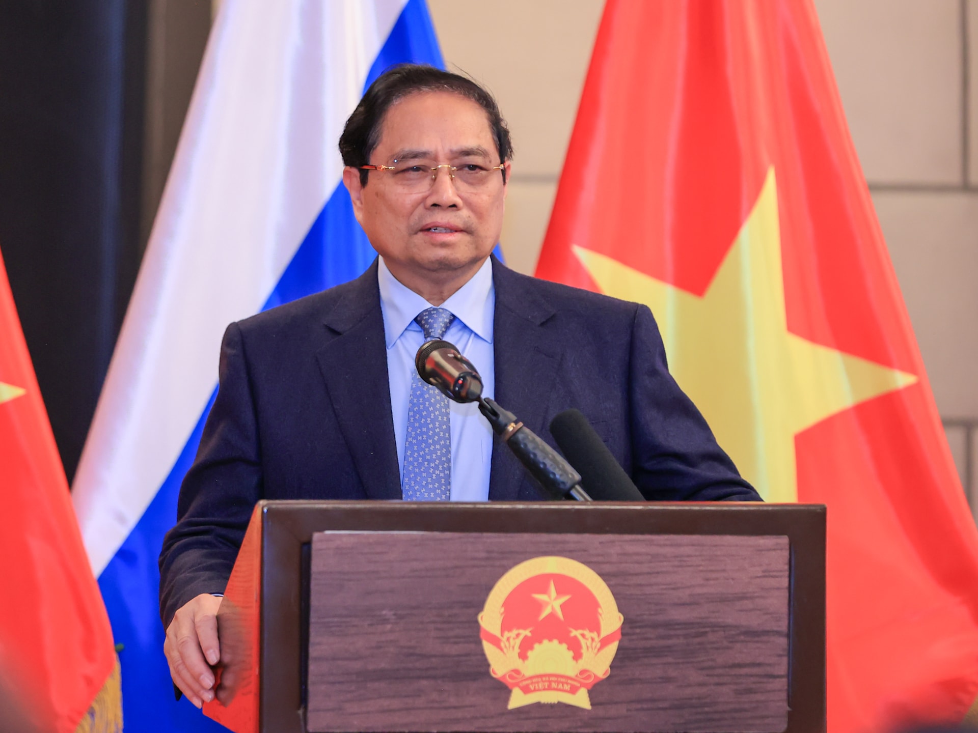 Thủ tướng Phạm Minh Chính gặp gỡ cán bộ, nhân viên Đại sứ quán và cộng đồng người Việt Nam tại Liên bang Nga- Ảnh 2.