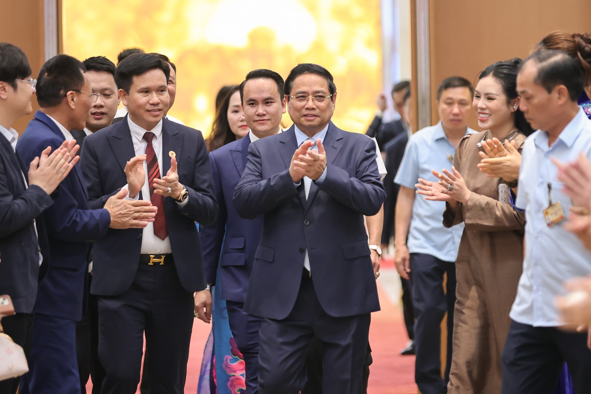 Thủ tướng: Doanh nghiệp là trung tâm, là chủ thể trong thực hiện mục tiêu tăng trưởng từ 10% trở lên- Ảnh 1.