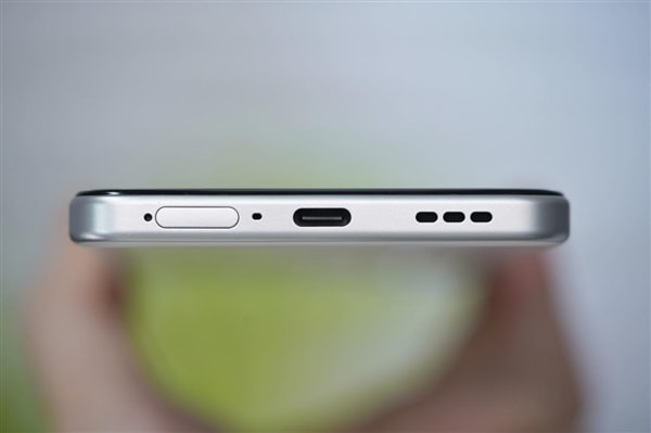 oppo1.jpg