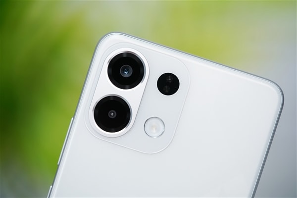 oppo3.jpg