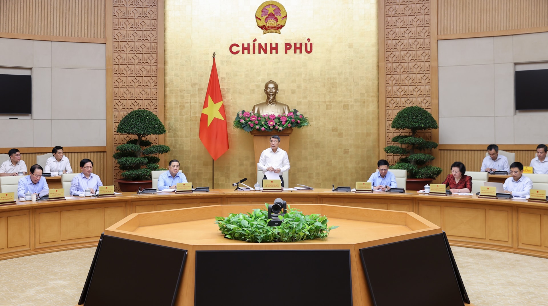 Thủ tướng Lê Minh Hưng chủ trì cuộc họp của Thường trực Đảng ủy Chính phủ và Thường trực Chính phủ- Ảnh 1.