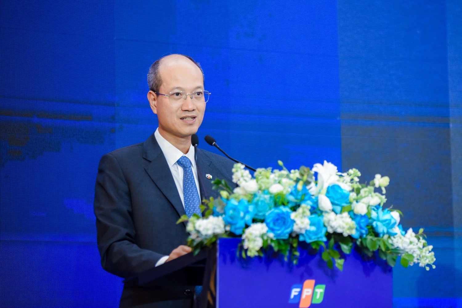 phó tổng giám đốc FPT