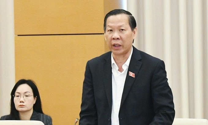 Chủ nhiệm Ủy ban Kinh tế Tài chính Phan Văn Mãi tại phiên họp liên quan đến thuế sáng nay
