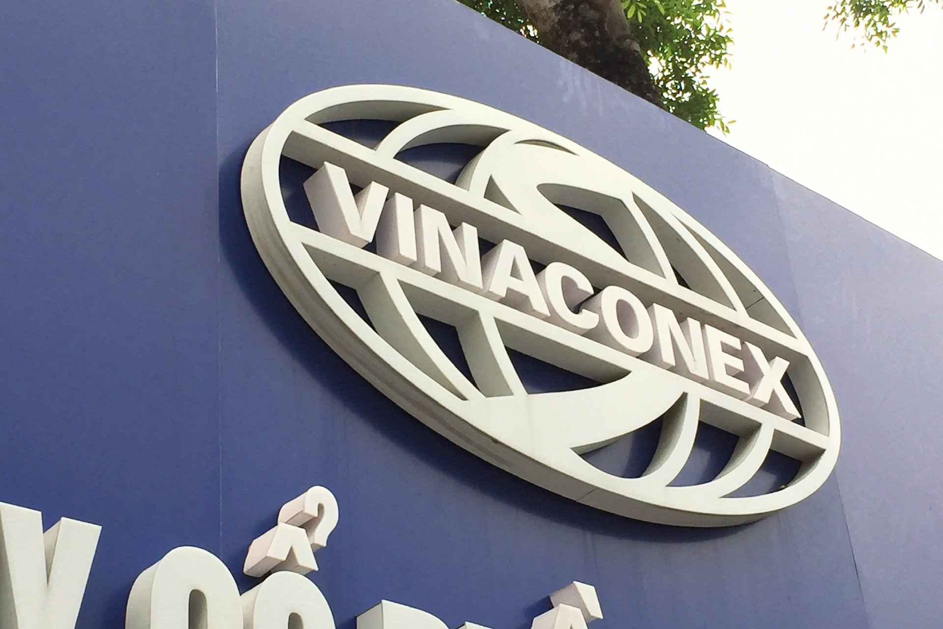 Vinaconex thoái vốn