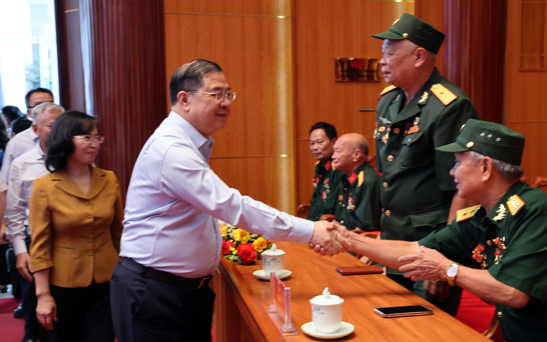 Phó Thủ tướng Thường trực Phạm Gia Túc thăm, tặng quà người có công, công nhân, người lao động tỉnh Quảng Ninh- Ảnh 1. Phó Thủ tướng Thường trực Phạm Gia Túc thăm, tặng quà người có công, công nhân, người lao động tỉnh Quảng Ninh- Ảnh 1.