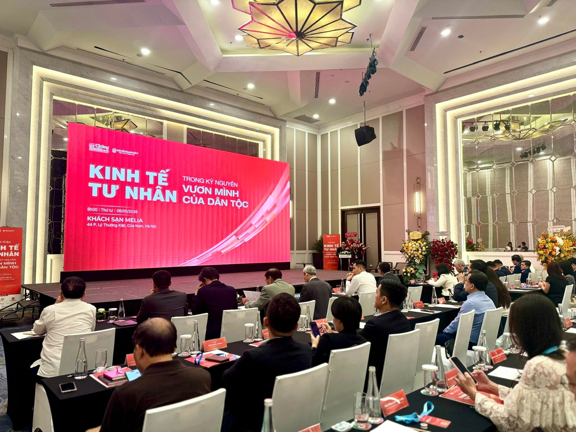 Toàn cảnh Hội thảo “Kinh tế tư nhân trong kỷ nguyên vươn mình của dân tộc” diễn ra sáng 6/5