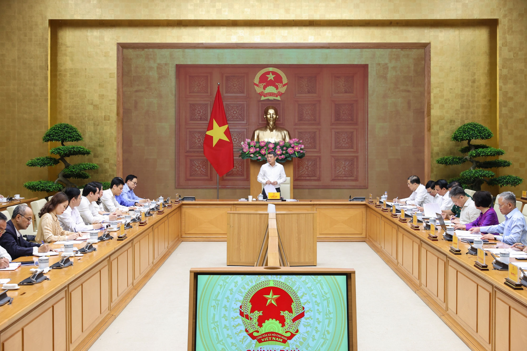 Thủ tướng Lê Minh Hưng làm việc với Bộ Ngoại giao: Tham mưu đổi mới toàn diện, mạnh mẽ công tác đối ngoại- Ảnh 1.