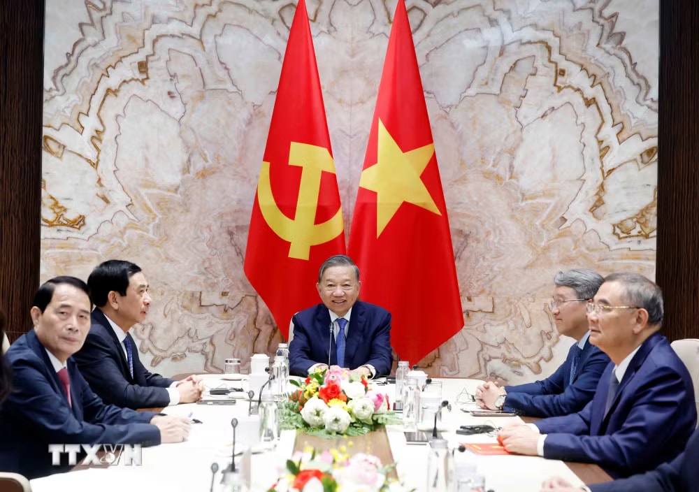 Tổng Bí thư, Chủ tịch nước Tô Lâm điện đàm trực tuyến với Tổng thống Thụy Sĩ- Ảnh 2.