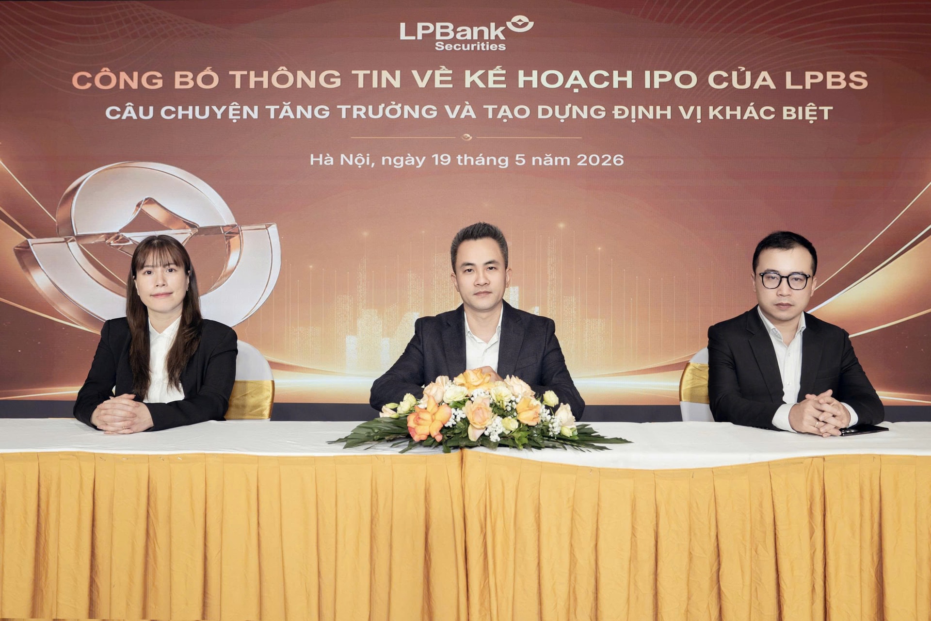 Ban lãnh đạo LPBS tại sự kiện Công bố thông tin về kế hoạch IPO
