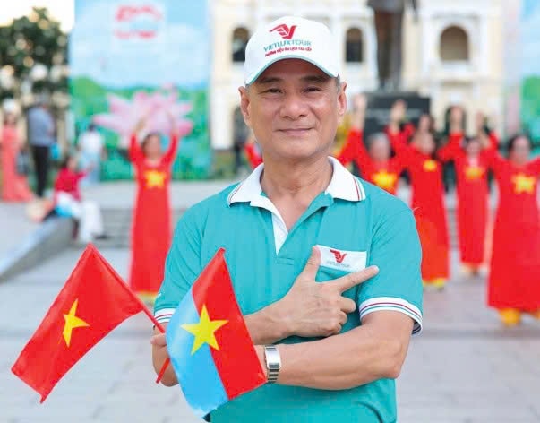 Doanh nhân Nguyễn Việt Hùng, Chủ tịch Vietluxtour