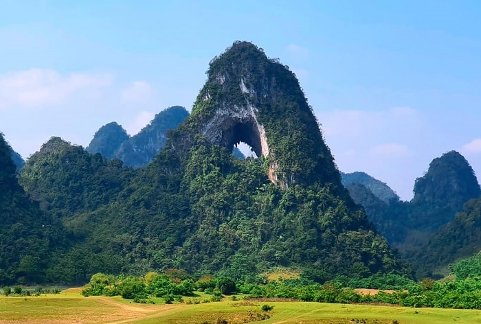 núi Mắt Thần