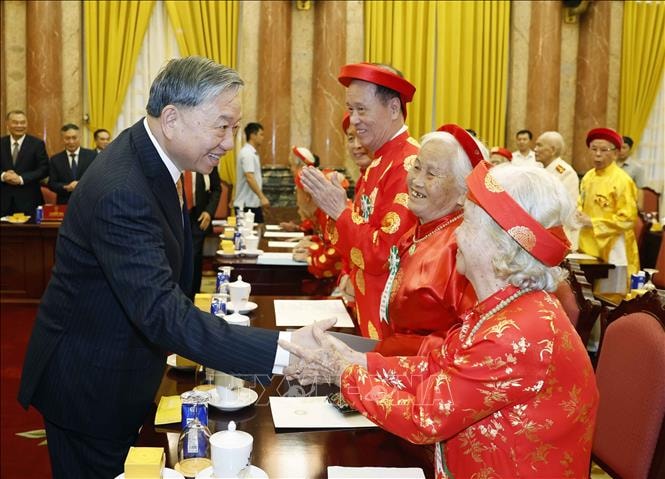 tổng bí thư và người cao tuổi tiêu biểu