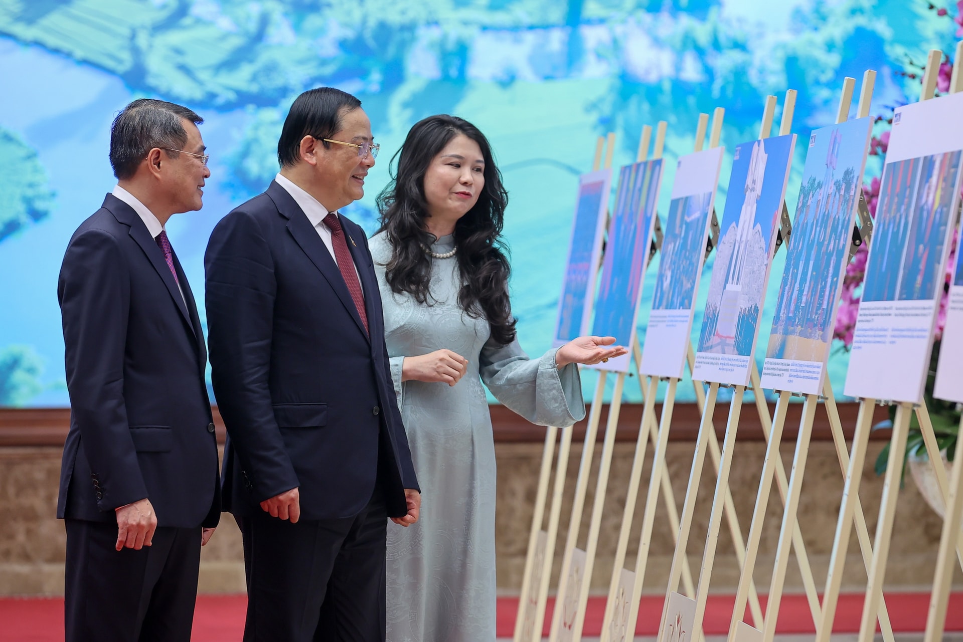 Việt Nam luôn kề vai sát cánh hỗ trợ Lào hiện thực hoá các mục tiêu chiến lược đã đề ra- Ảnh 7.
