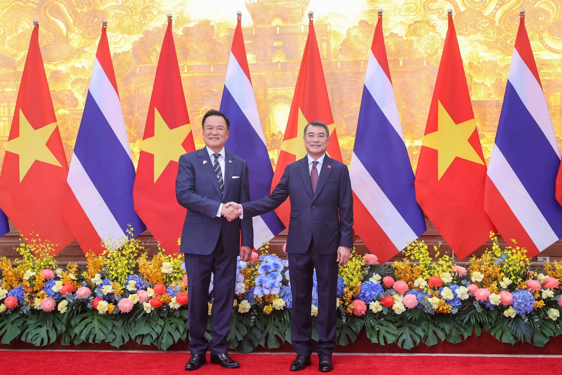 Thủ tướng Lê Minh Hưng hội đàm với Thủ tướng Thái Lan: Hướng tới kim ngạch thương mại song phương 50 tỷ USD- Ảnh 1.