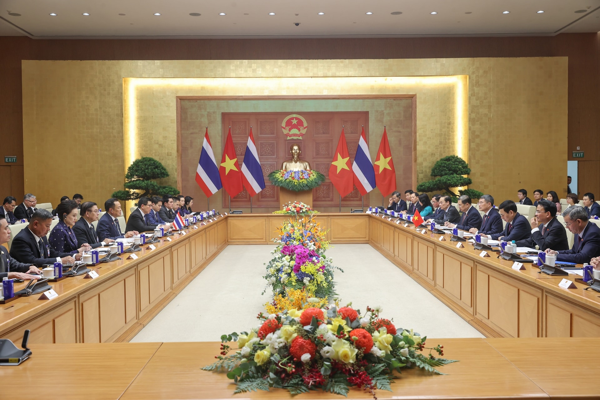 Thủ tướng Lê Minh Hưng hội đàm với Thủ tướng Thái Lan: Hướng tới kim ngạch thương mại song phương 50 tỷ USD- Ảnh 2.