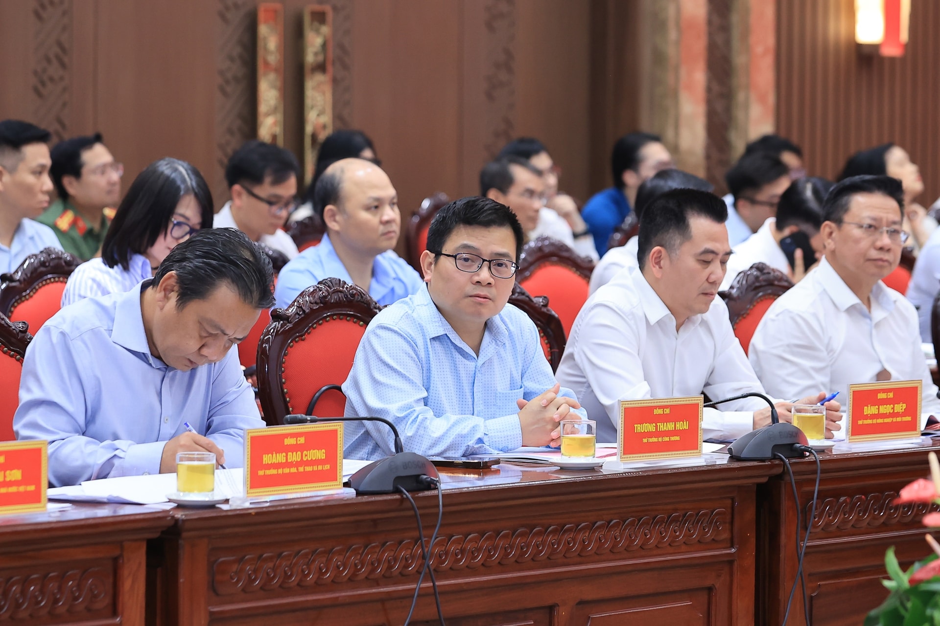 Thủ tướng: Hà Nội sẽ được ưu tiên nguồn lực, cơ chế nhưng phải cam kết tăng chất lượng đầu tư và đóng góp cho cả nước- Ảnh 9.