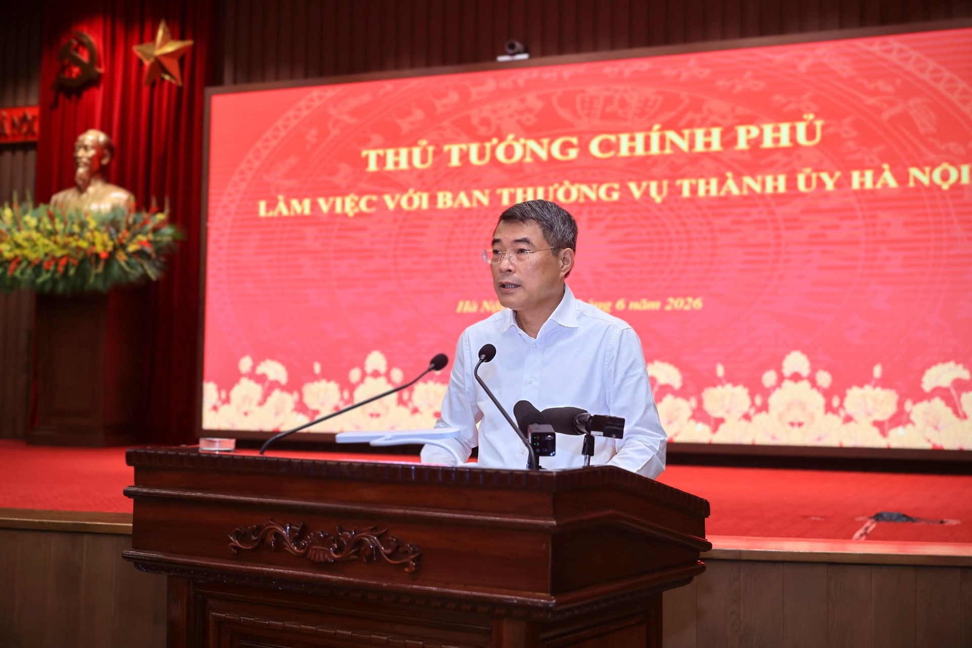 Thủ tướng: Hà Nội sẽ được ưu tiên nguồn lực, cơ chế nhưng phải cam kết tăng chất lượng đầu tư và đóng góp cho cả nước- Ảnh 6.