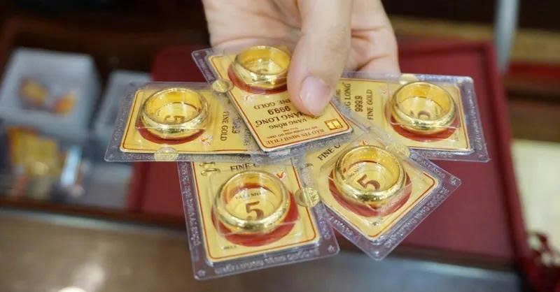 Giá vàng nhẫn hôm nay 13.6