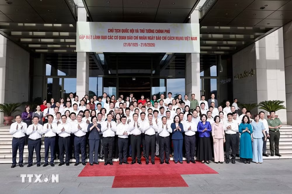 Thủ tướng Chính phủ và Chủ tịch Quốc hội gặp mặt lãnh đạo các cơ quan báo chí- Ảnh 4.