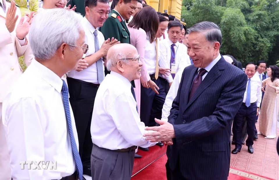 Tổng Bí thư, Chủ tịch nước Tô Lâm: Báo chí phải bám sát thực tiễn, tôn trọng sự thật, lấy lợi ích của nhân dân làm điểm xuất phát- Ảnh 1. Tổng Bí thư, Chủ tịch nước Tô Lâm: Báo chí phải bám sát thực tiễn, tôn trọng sự thật, lấy lợi ích của nhân dân làm điểm xuất phát- Ảnh 1.