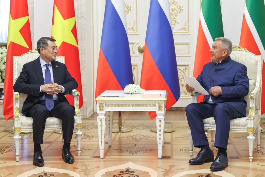 Thủ tướng Lê Minh Hưng gặp Người đứng đầu Cộng hòa Tatarstan (Liên bang Nga)- Ảnh 3. Thủ tướng Lê Minh Hưng gặp Người đứng đầu Cộng hòa Tatarstan (Liên bang Nga)- Ảnh 3.