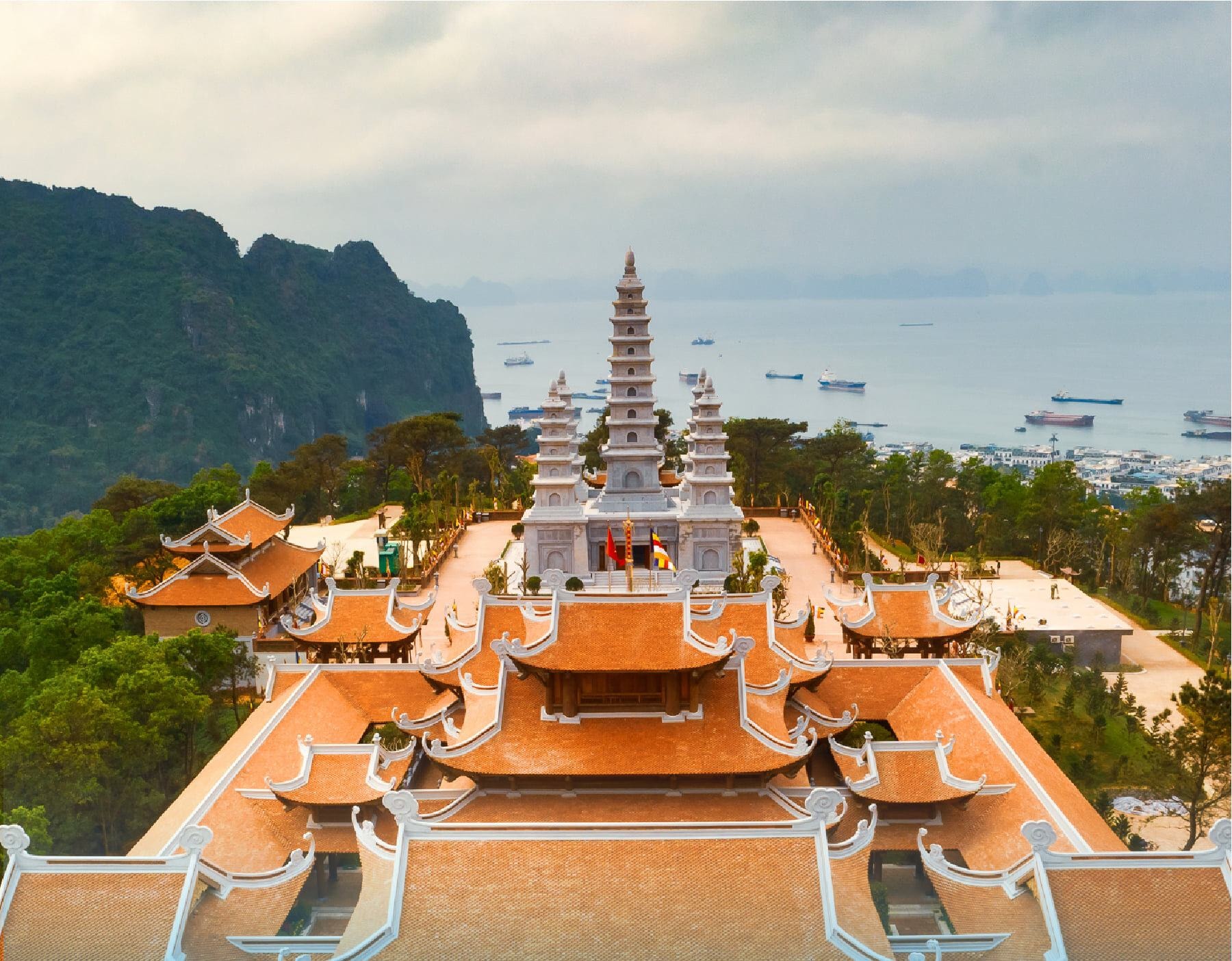 Ngôi chùa Bảo Hải Linh Thông Tự