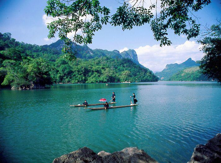 Hồ hồ Ba Bể