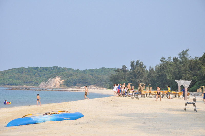 Bãi biển Hồng Vàn