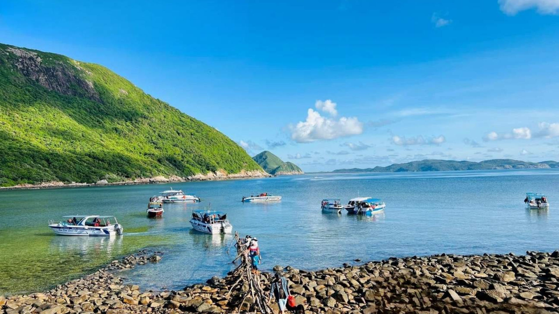 Hòn Bảy Cạnh