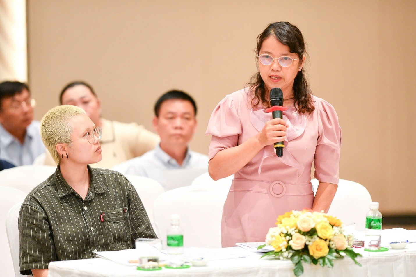 Cổ đông đặt câu hỏi cho Ban Lãnh đạo HTN