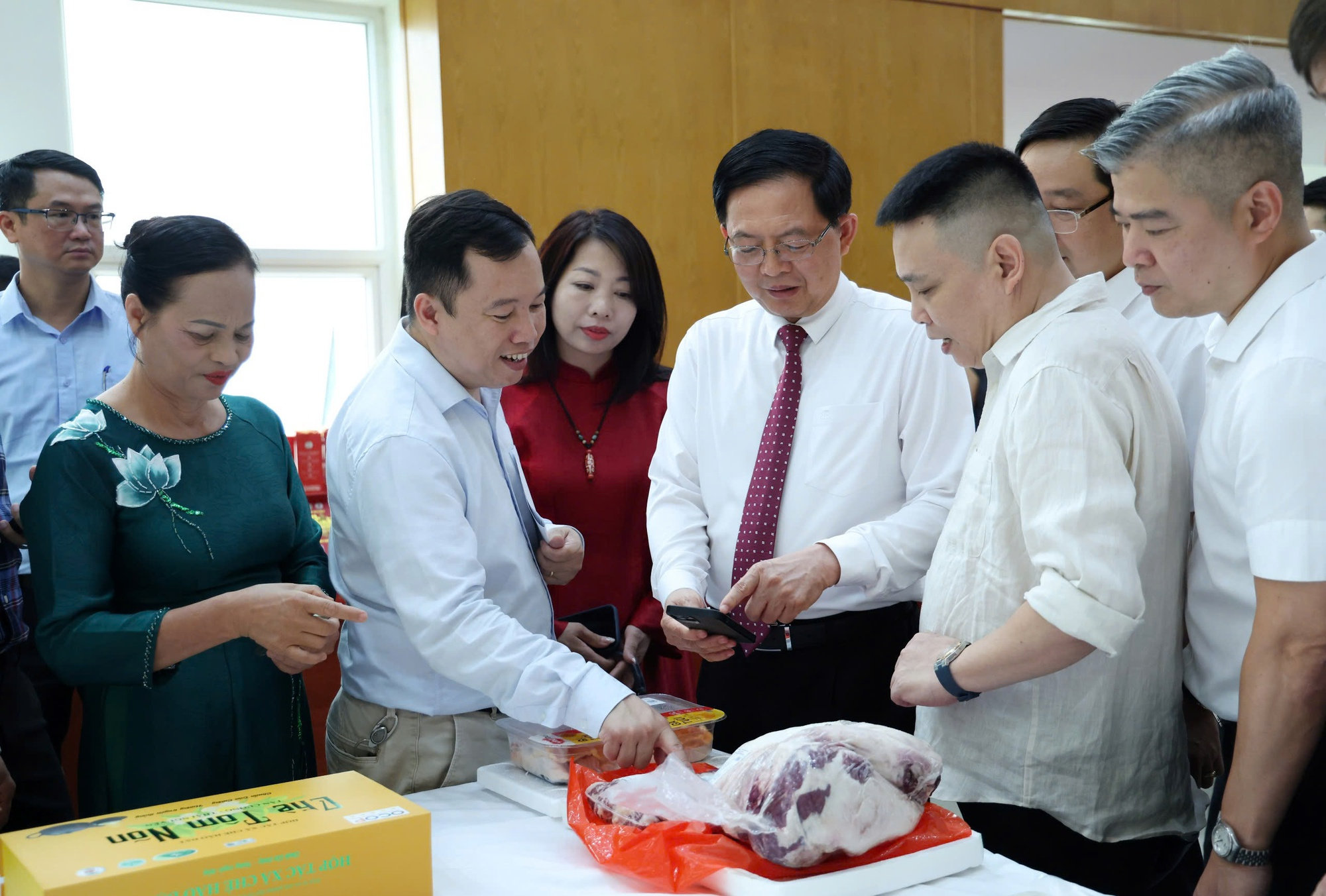 Phó Thủ tướng Hồ Quốc Dũng: Xây dựng thương hiệu nông sản phải bắt đầu từ truy xuất nguồn gốc- Ảnh 6.