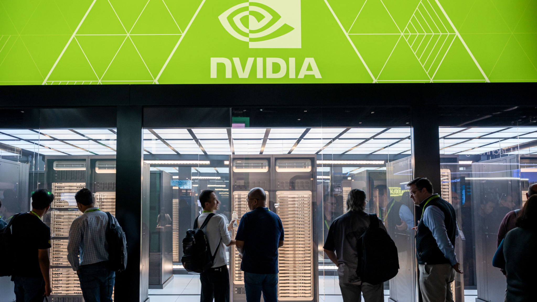 Trung Quốc cân nhắc 'bật đèn xanh' cho Nvidia, một khách hàng có thể mua tới 1 triệu chip