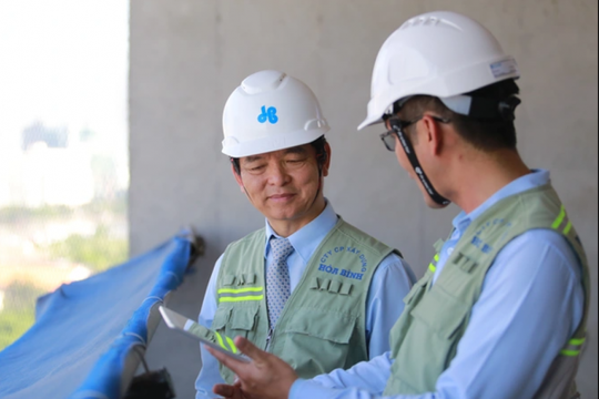 Tập đoàn Xây dựng Hòa Bình trước thềm Đại hội cổ đông thường niên năm 2023: Lỗ lũy kế hơn nghìn tỷ, cổ phiếu vẫn đang trong diện kiểm soát