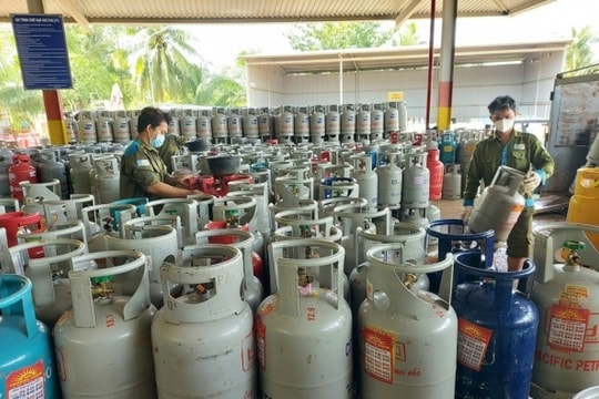 Từ ngày 1/7, giá gas giảm thêm 18.000 đồng đối với bình 12kg