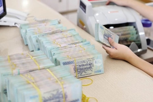 Khoảng cách giữa lãi suất tiền gửi và cho vay dần thu hẹp