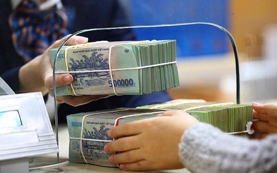 Hút ròng qua tín phiếu giảm mạnh, chênh lệch lãi suất liên ngân hàng VND/USD thu hẹp